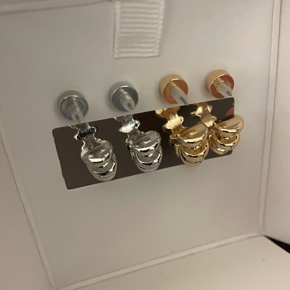 House of Harlow - 2 Pairs of earrings: Gold and Silver Earrings - Picture 7 of 7